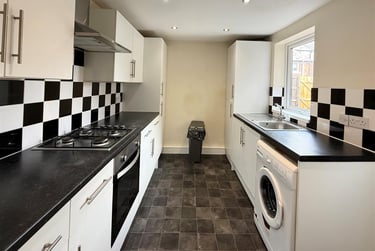 2 bed flat, Eighth Avenue, Heaton, Newcastle, NE65YB - Image 3